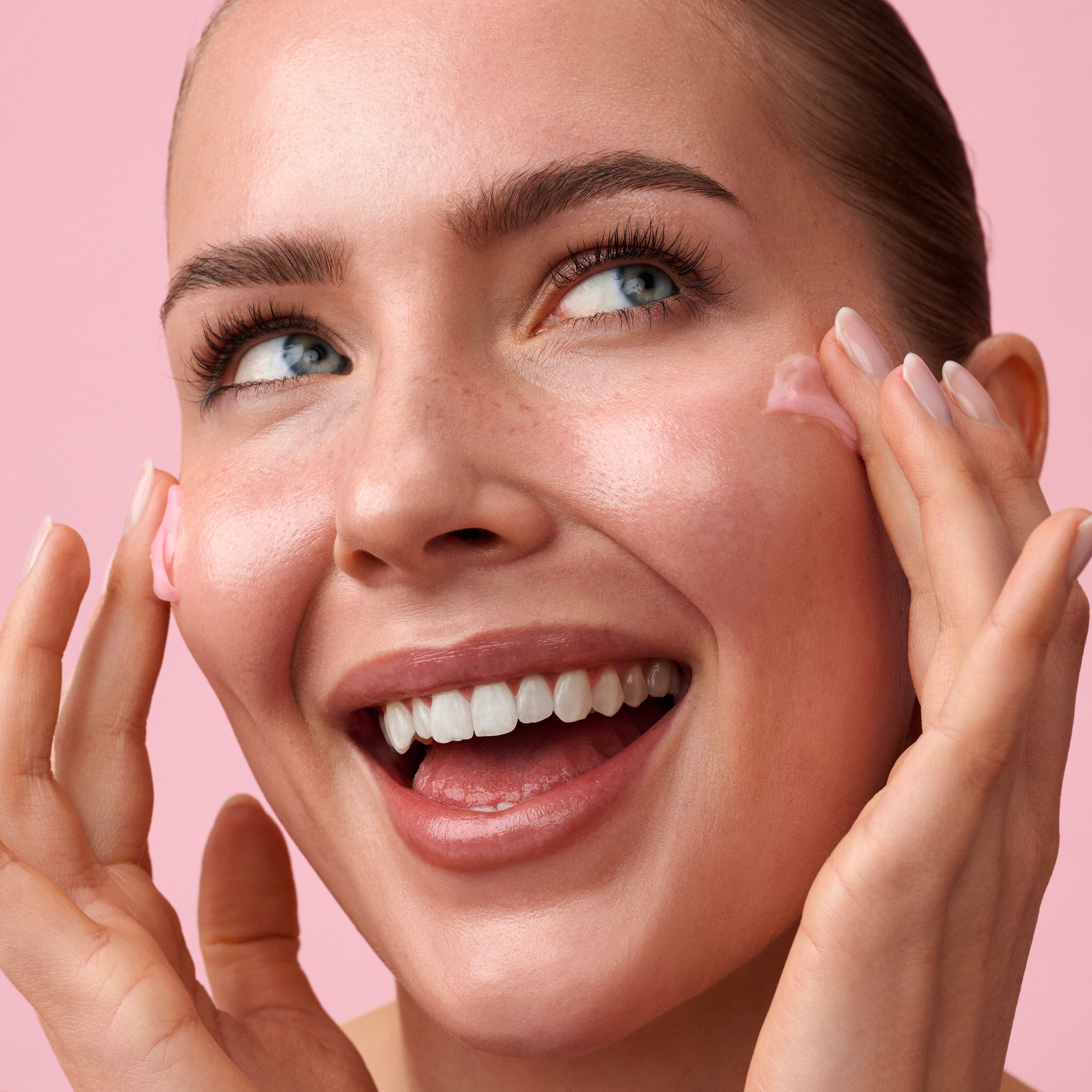 Glow and Plump Bouncy Bubble Cream