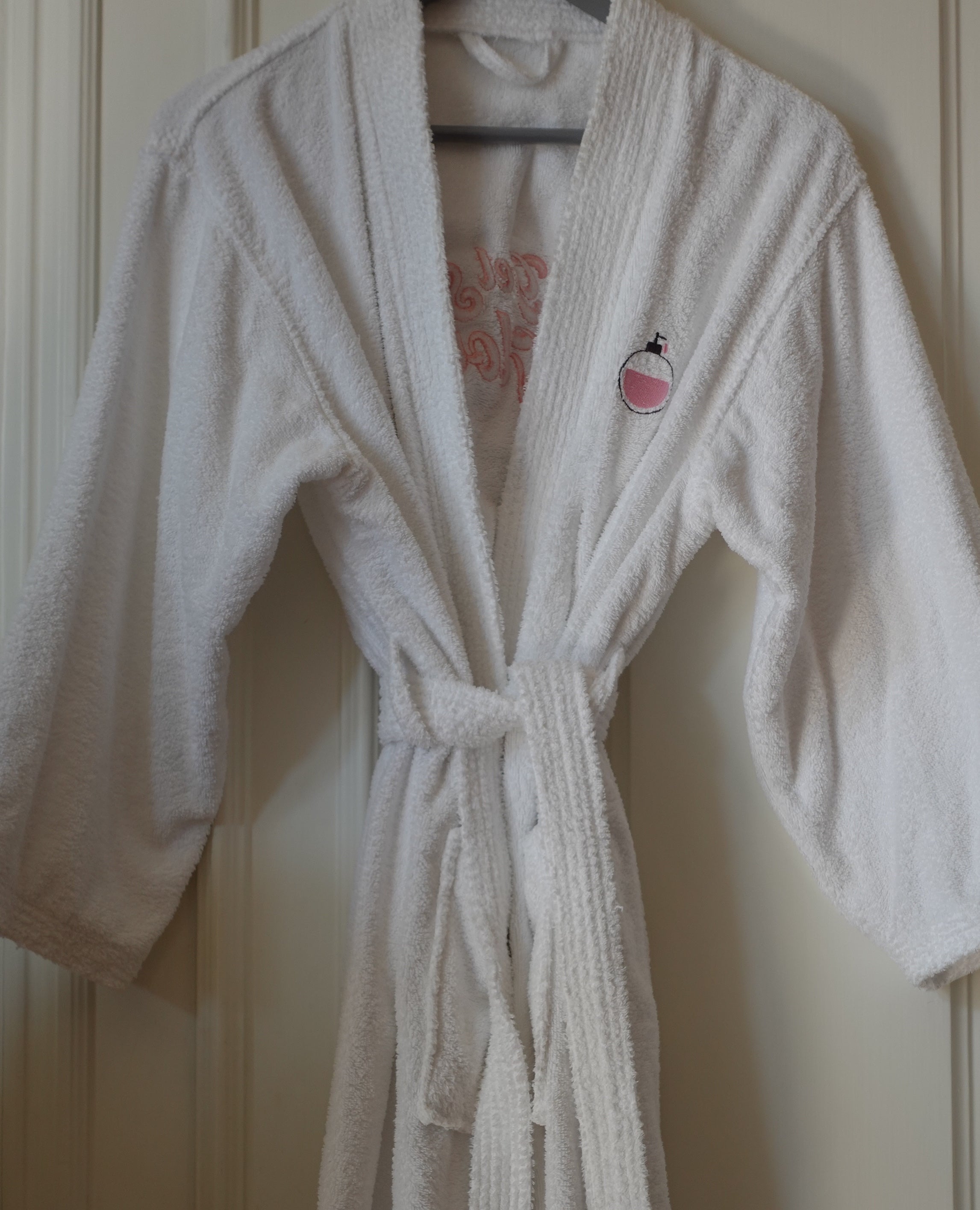 The GLOWiD Robe